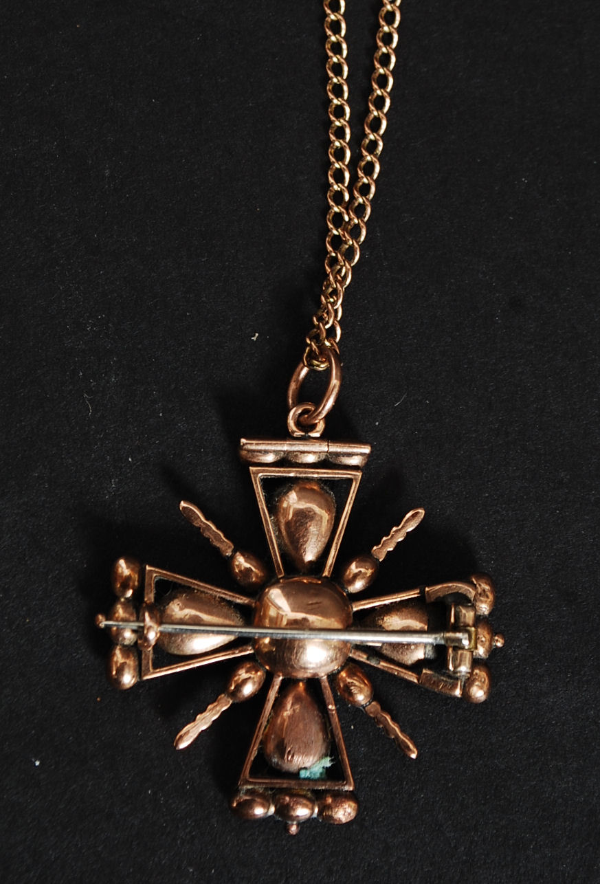 A 19th century 9ct gold ( tested ) ruby garnet Maltese cross pendant necklace, - Image 2 of 2