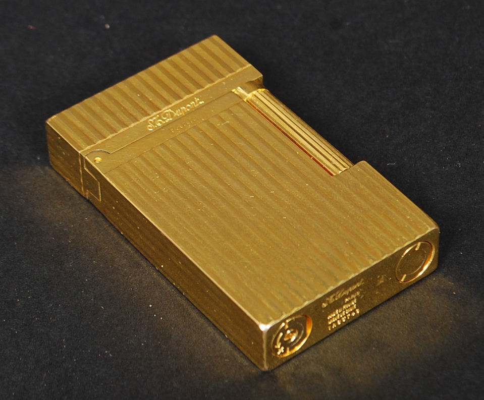 A stunning gold plated Dupont Stylo Plume L2 045290 Laque De Chine cigarette lighter complete in