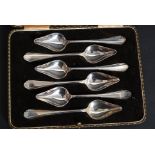 A stunning set of Art Deco silver plate grapefruit spoons complete in the original presentation