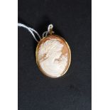 An 18ct gold ladies cameo brooch having inset maiden cameo with pin to verso. Total Weight 5.