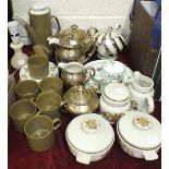 A fifteen-piece J G Meakin 'Maidstone' coffee set and various other tea and dinnerware.