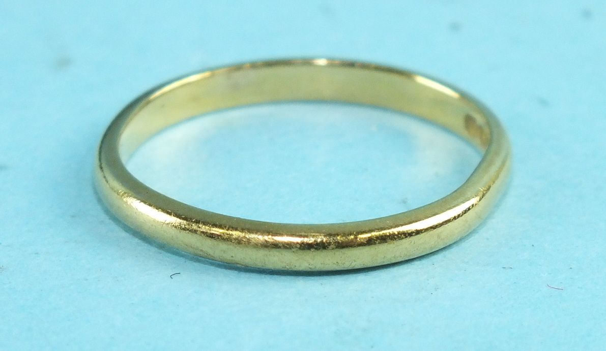 A 22ct gold wedding band, size L, 2.6g.