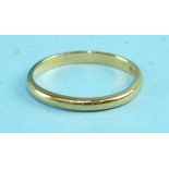 A 22ct gold wedding band, size L, 2.6g.