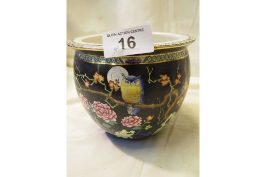 Sale Item:    CETEMWARE OWL PLANTER (AF)   Vat Status:   No Vat   Buyers Premium:  This lot is - Image 1 of 3