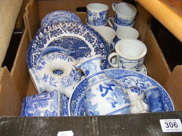 A quantity of blue and white ceramics to include spode