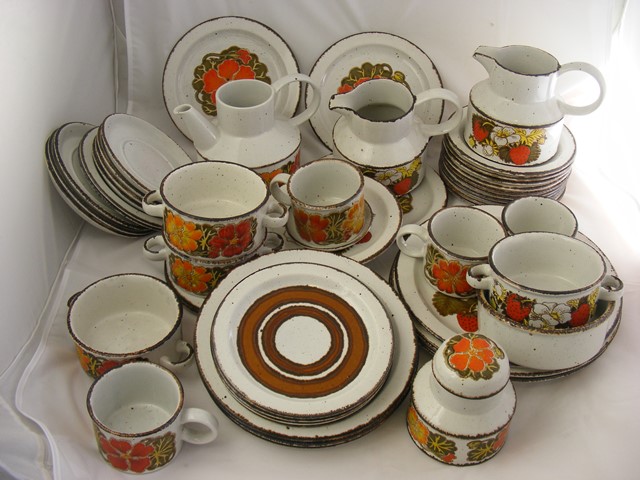 Selection of Midwinter stonehenge tableware