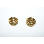 Paire de boucles d'oreilles en or 18K. Poids : 17,4 g