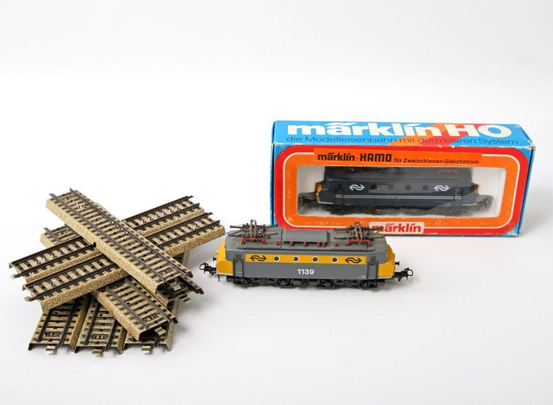 Opening: 36 EUR        MÄRKLIN zwei E-Loks, Spur HO, gemarkt und bez. 1139NS HAMO und 1135NS HAMO,