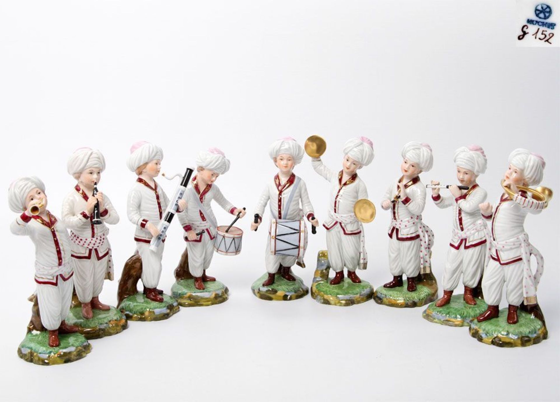 Opening: 250 EUR        HÖCHST 9 Figuren aus der "Türkischen Kapelle", 20.Jh., nach einem Entwurf