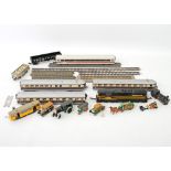 LILIPUT Wagons, 20.Jh., dazu Autos (MÄRKLIN u.a.) und Gleise, besch.Aufrufpreis: 24 EUR