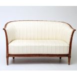 Sofa im Louis-XVI-Stil, wohl deutsch um 1900, Eiche gebeizt. Auf vier konisch sich verjüngenden