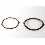 2 Bronze-Reifen. SENUFO GURUNSI/WESTAFRIKA, 20. Jh. Ovalreifen, L 14,5/15Aufrufpreis: 150 EUR