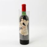 1 Flasche Chateau Mouton Rotschild, 1972,  Baron Philippe de Rotschild, Etikett abgelöst, 730ml.