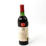 1 Flasche Chateau Mouton Rotschild, 1972, aron Philippe de Rotschild, Etikett besch., 730ml.