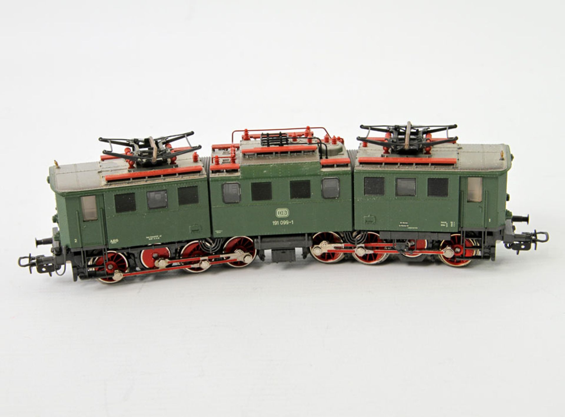 MÄRKLIN Elektrische Gelenklokomotive 3329, Spur H0, BR 191 der DB, BN 91 099-1. Gemarkt, Alterssch.,