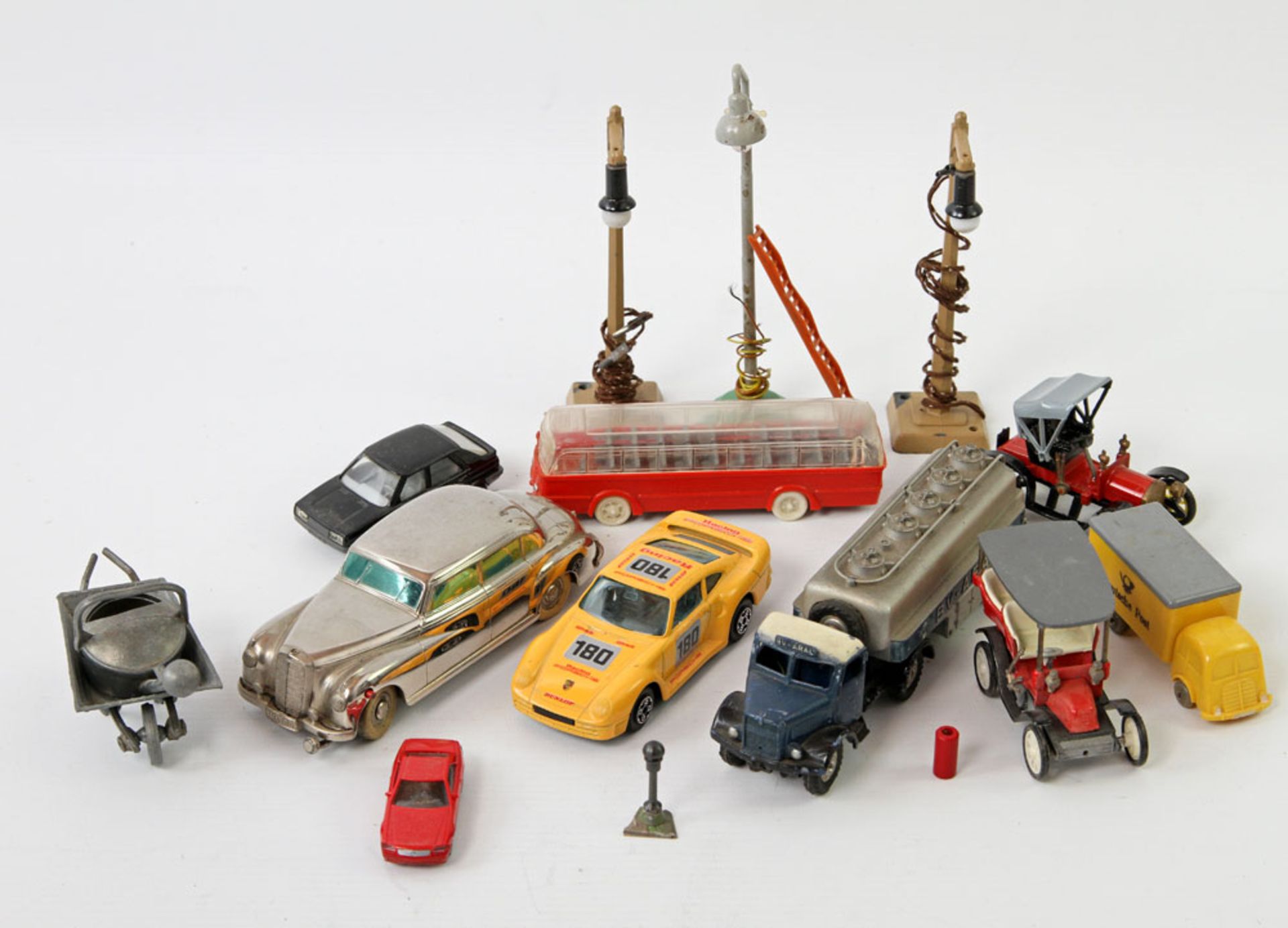 MÄRKLIN, MATCHBOX u.a, Konvolut Autos, versch. Modelle, meist gemarkt, besch.Aufrufpreis: 36 EUR