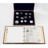 Konvolut / SILBER - Album und Schatulle, u.a. mit Kanada 4 x 5 + 4 x 10 Dollars, 37 x 10 DEM, 28 x 5