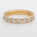 Opening: 840 EUR        Memoire- Ring besetzt mit sieben Diam.- Brillanten zus. ca. 0,97 ct, W/