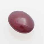 Opening: 890 EUR        1 loser, roter Sternspinell 3,340 cts. Cabochón oval. DEGEB-