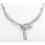 Opening: 1450 EUR        Collier m. aufw. gearbeitetem Vorderteil, bes. mit Diam.-Brillanten zus.