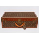 Opening: 2400 EUR        LOUIS VUITTON "ALZER 70" begehrter Hardcase-Koffer. Vintage-Modell.