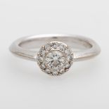 Opening: 880 EUR        WEMPE Damenring, besetzt mit einem Diam.- Brillant ca. 0,25 ct, umrahmt