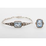 Schmuckset: Armband und Ring mit hellblauen Steinen (wohl synth. Spinell) Silber, L: 18cm, W: 53, im