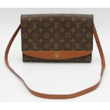 LOUIS VUITTON zeitlose Umhängetasche "POCHETTE BORDEAUX 27", Koll. 1985, (Data-Code: A20834),