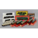 Small collection of Tri-Ang/Hornby, Lima, Mainline and Airfix locomotives, carriages and rolling