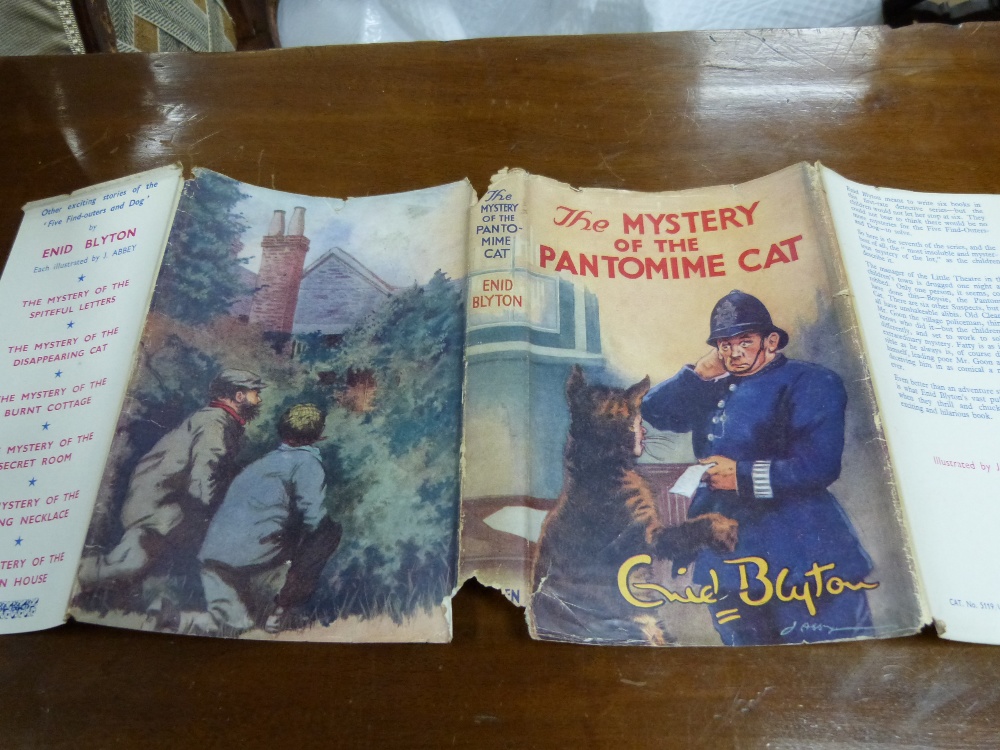 Collection of eight Enid Blyton novels from the Five Find-Outer series, all books with their dust - Image 2 of 22