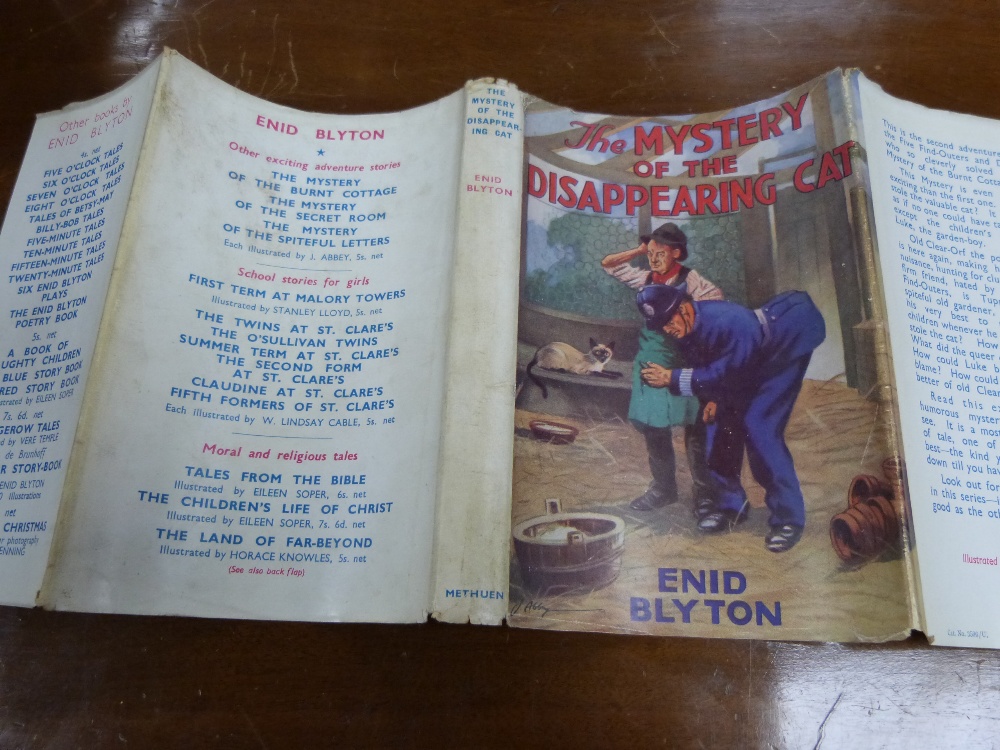 Collection of eight Enid Blyton novels from the Five Find-Outer series, all books with their dust - Image 3 of 22