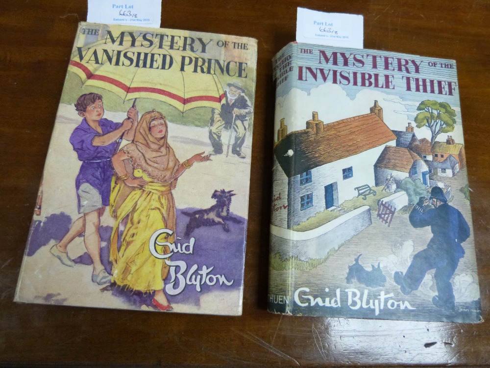 Collection of eight Enid Blyton novels from the Five Find-Outer series, all books with their dust - Image 18 of 22