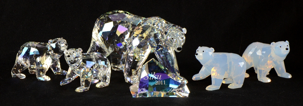 Swarovski Annual Edition 2011 Siku Polar Bear with plaqueno 1053154, boxed and 2 companion polar