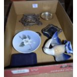 Small silver items to include vesta case, photo frame, dish, together with four butterfly brooches