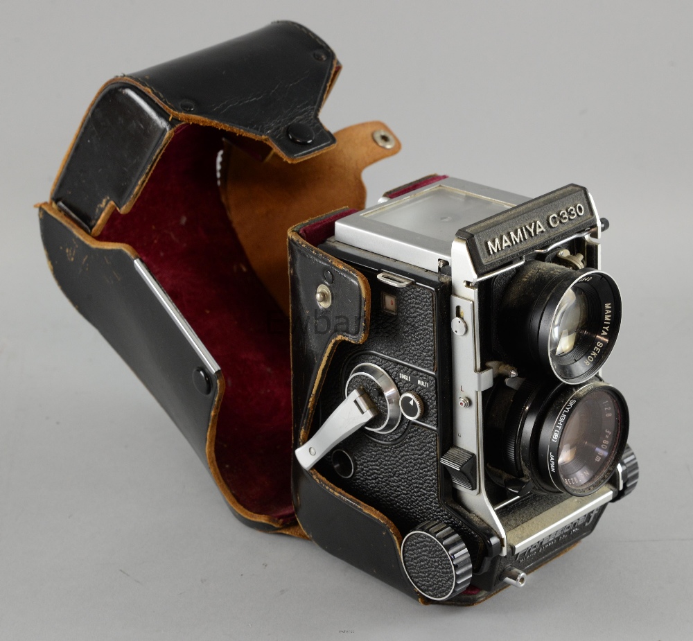 Mamiya C330 professional TLR camera in leather case, Provenance; Collection of Harry Goodwin 1924-