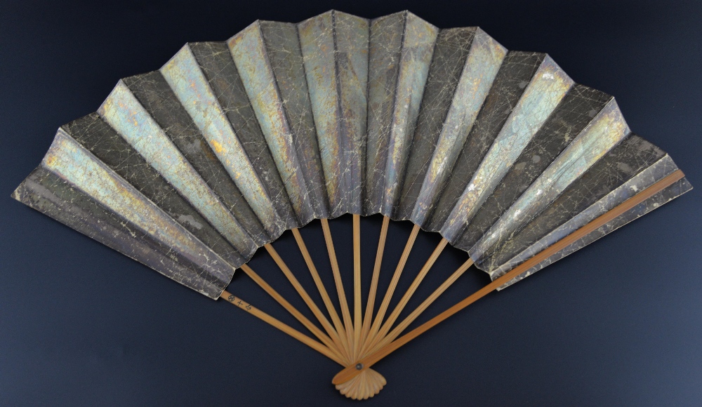 Chinese bamboo and painted paper fan with a landscape scene and a figure travelling towards a - Image 2 of 2