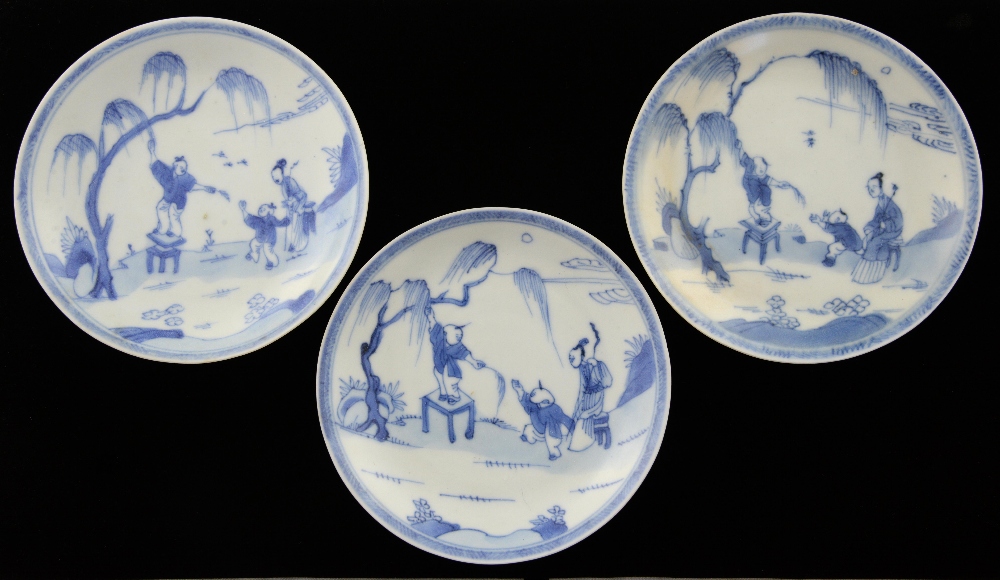 Three Sotheby's 'Ca Mau - Binh Thuan' sale blue and white dishes, 11.3cm diameter and a famille rose