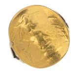 (155434) A half-sovereign ring and a coin mount. The ring designed as a curved half-sovereign, to