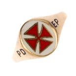 A 9ct gold enamel Masonic Templar ring. The red enamel cross within a white enamel oval surround, to