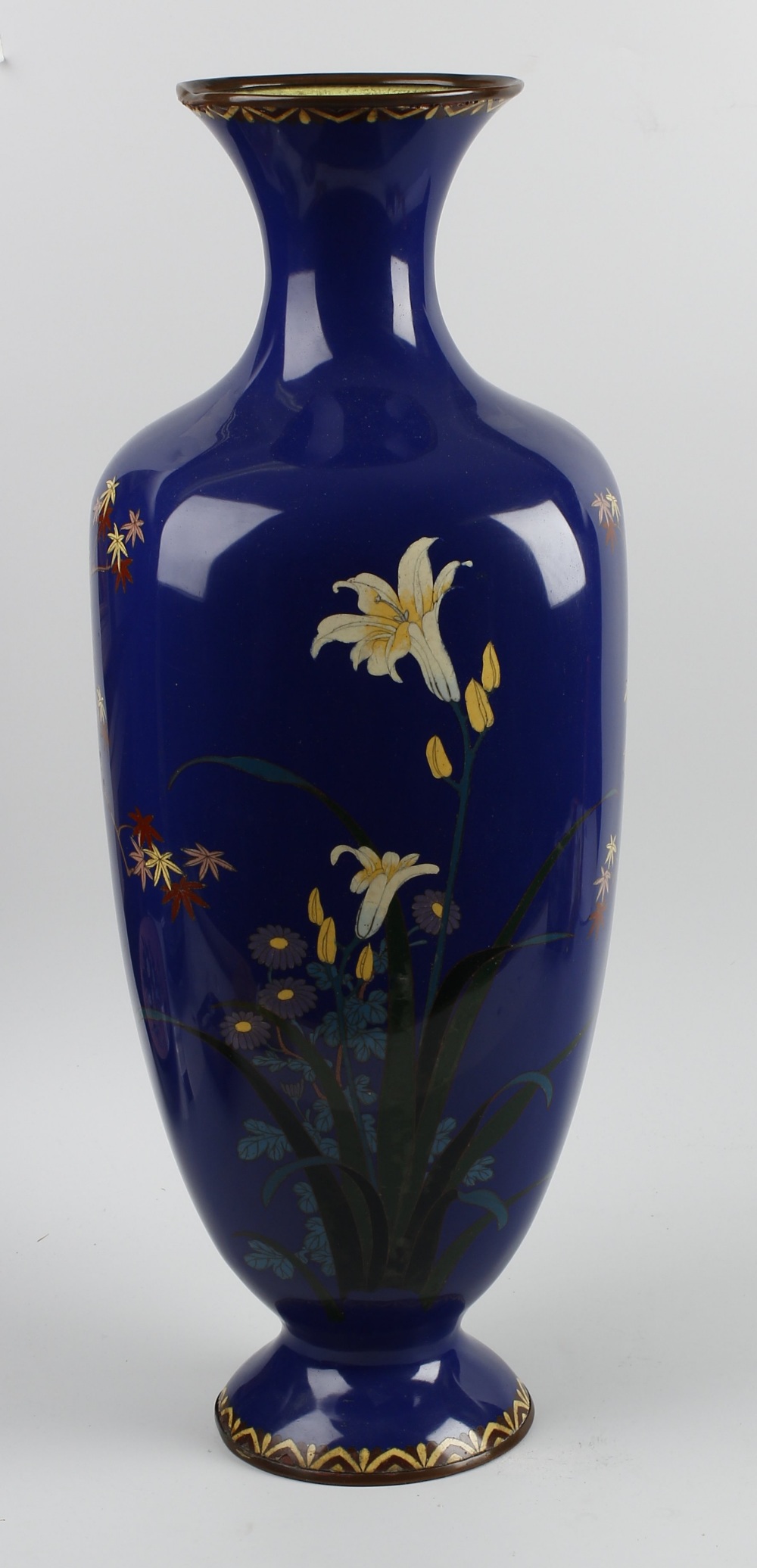 A good large Japanese Meiji period cloisonne vase. The squared body with blue ground, decorated a - Image 2 of 2