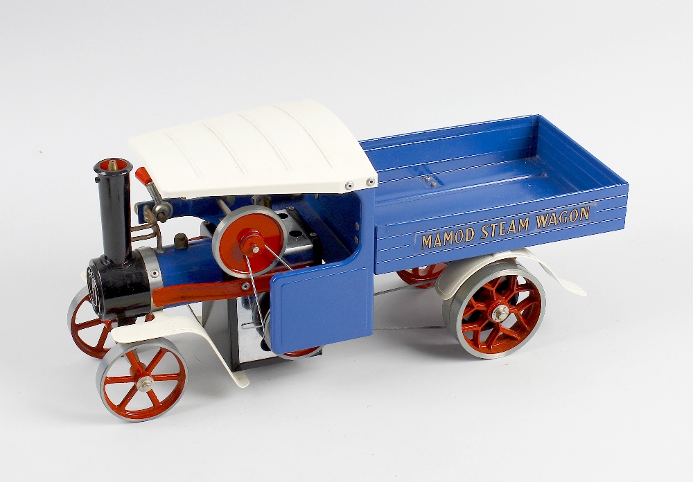 A Mamod SW1 live steam model Wagon, in original box. Sold for display purposes only. Please note: