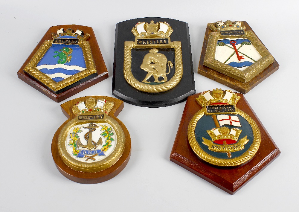 Ten hand painted moulded and other ships crests. Mauritius, Bromley, Victory, Belfast, Wrestler,