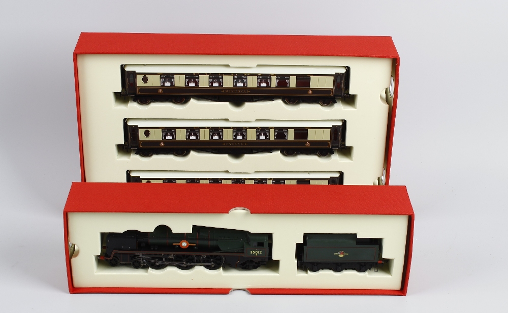 A Hornby 00 gauge electric model railway train set, R1038 'Orient Express', in original box. Box - Image 2 of 2