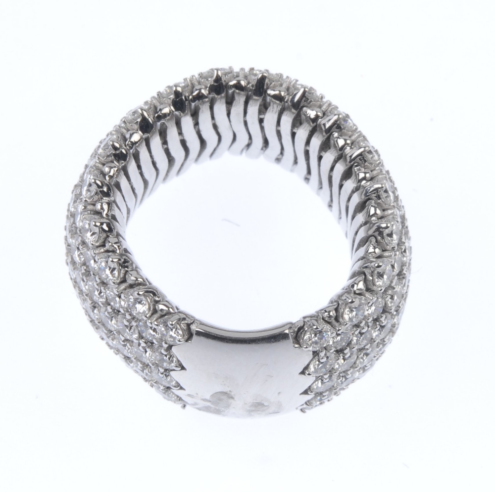 A diamond articulated band ring. Designed as a series of articulated brilliant-cut diamond lines, to - Image 2 of 3