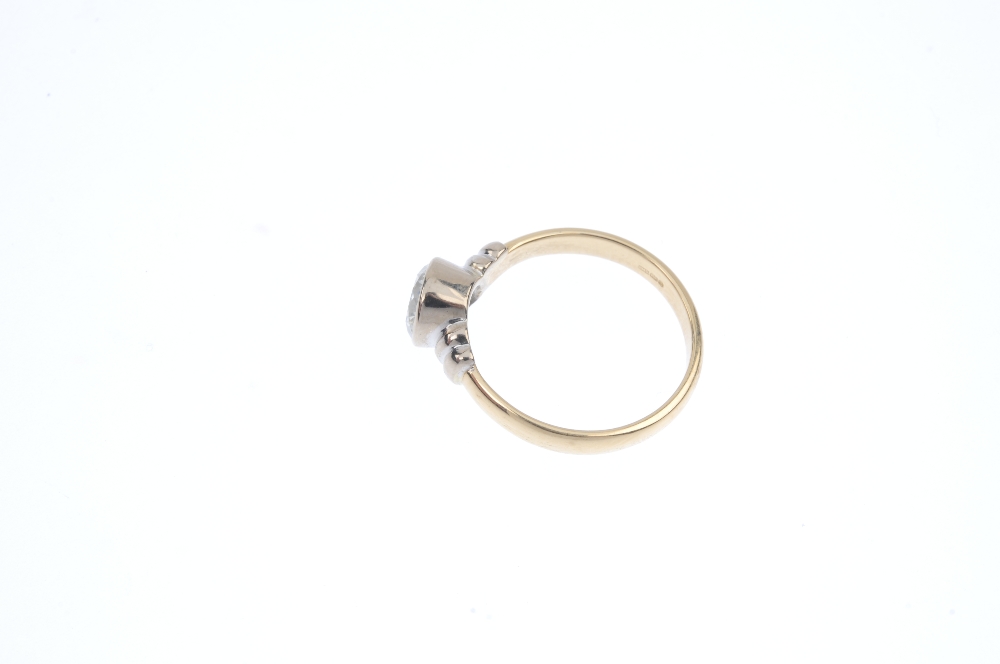 An 18ct gold diamond single-stone ring. The brilliant-cut diamond collet, to the double bar - Image 3 of 5