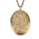 (120207) A selection of jewellery. To include a 9ct gold oval-shape locket with engraved foliate