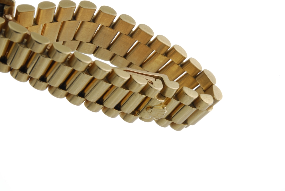 ROLEX - a lady's Oyster Perpetual Datejust bracelet watch. Circa 1987. 18ct yellow gold case with - Image 4 of 4