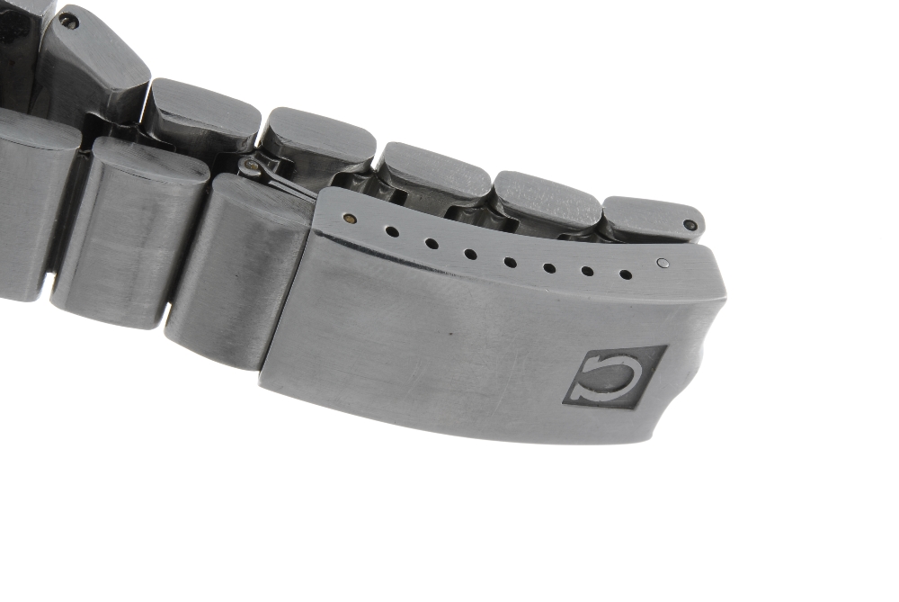 OMEGA - a gentleman's Constellation Electronic F300Hz bracelet watch. Stainless steel case. Numbered - Image 4 of 4