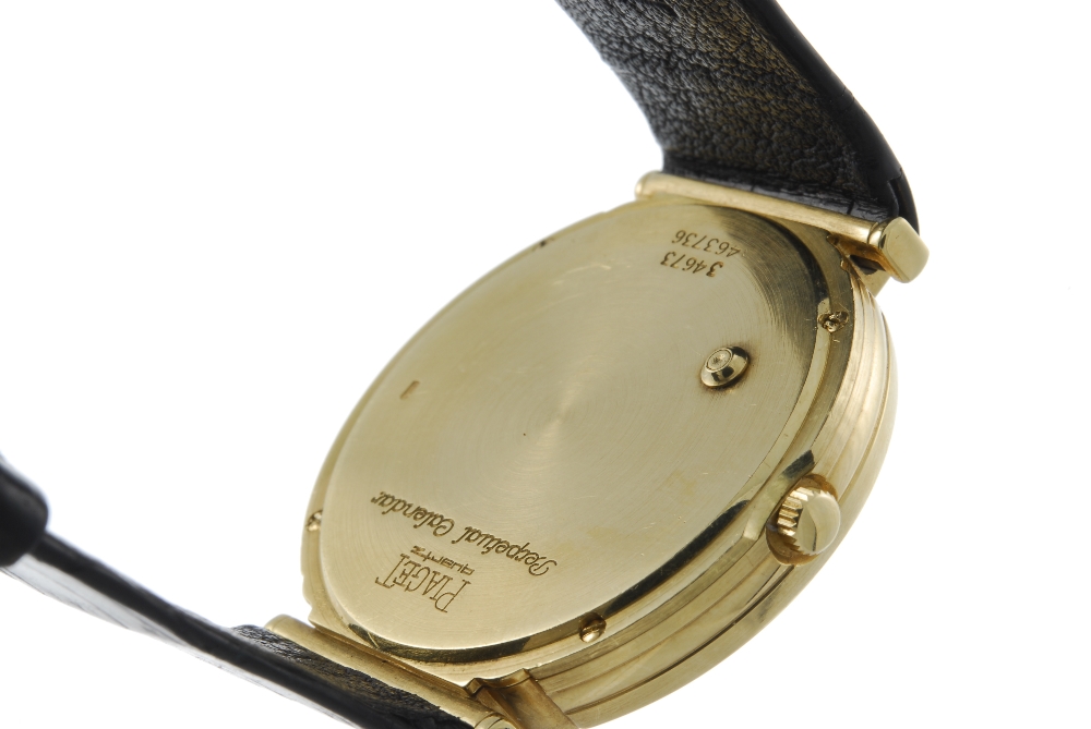 PIAGET - a gentleman's Polo wrist watch. Yellow metal case, stamped 750 with poincon. Numbered 34673 - Image 3 of 4