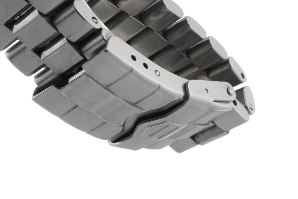 TAG HEUER - a mid-size 2000 Series bracelet watch. Stainless steel case with calibrated bezel. - Image 4 of 4